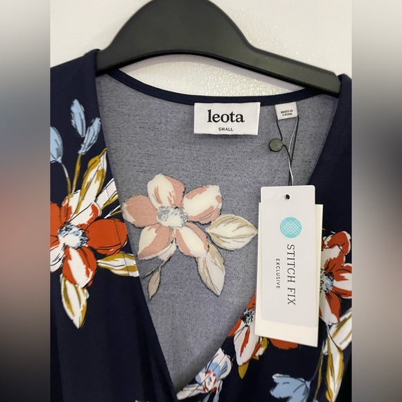 Leota ✨ wrap dress - Picture 4 of 7